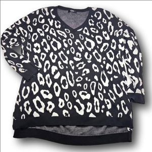 Women's Yomoko V-Neck Sweater Plus Size XXL Black White Leopard Print